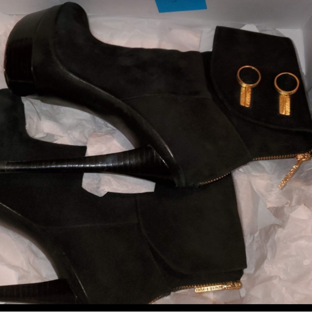 Never worn